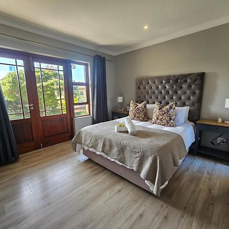 Апартаменти Six Whale Rock Gardens With Back Up Power For Load Shedding Плеттенберг-Бей Екстер'єр фото